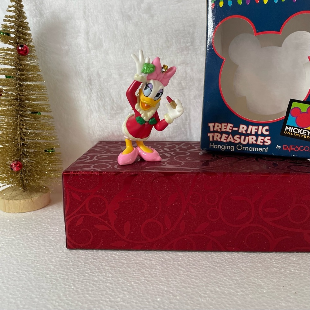 Mickey unlimited Enesco Daisy Duck Holiday Ornament